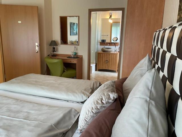 Zu Jeddelohs Lodge Hotel Gladenbach Esterno foto